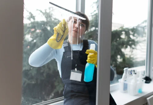 Nettoyage de vitres intérieures et extérieures à Broye